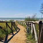 Διαμέρισμα Beachfront With A Big Terrace *