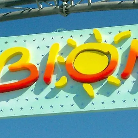 Beachfront With A Big Terrace * ビビオーネ