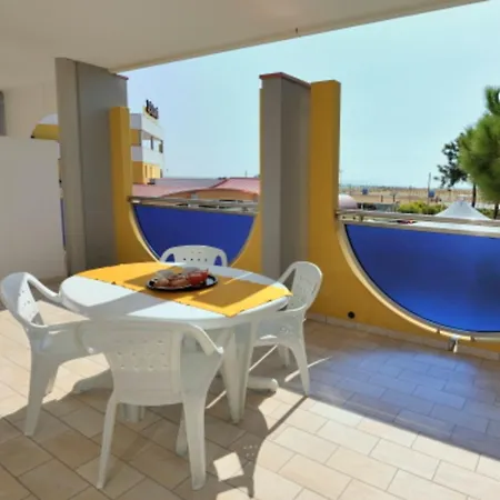 Family Flat With Pool For Six * Bibione